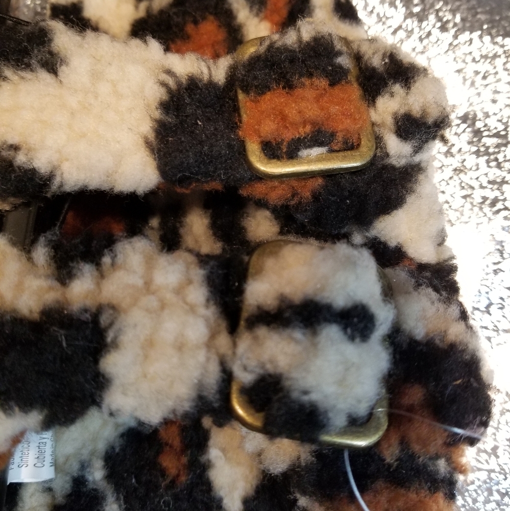 Fluffy Slippers/Sandals - Picture 4 of 4